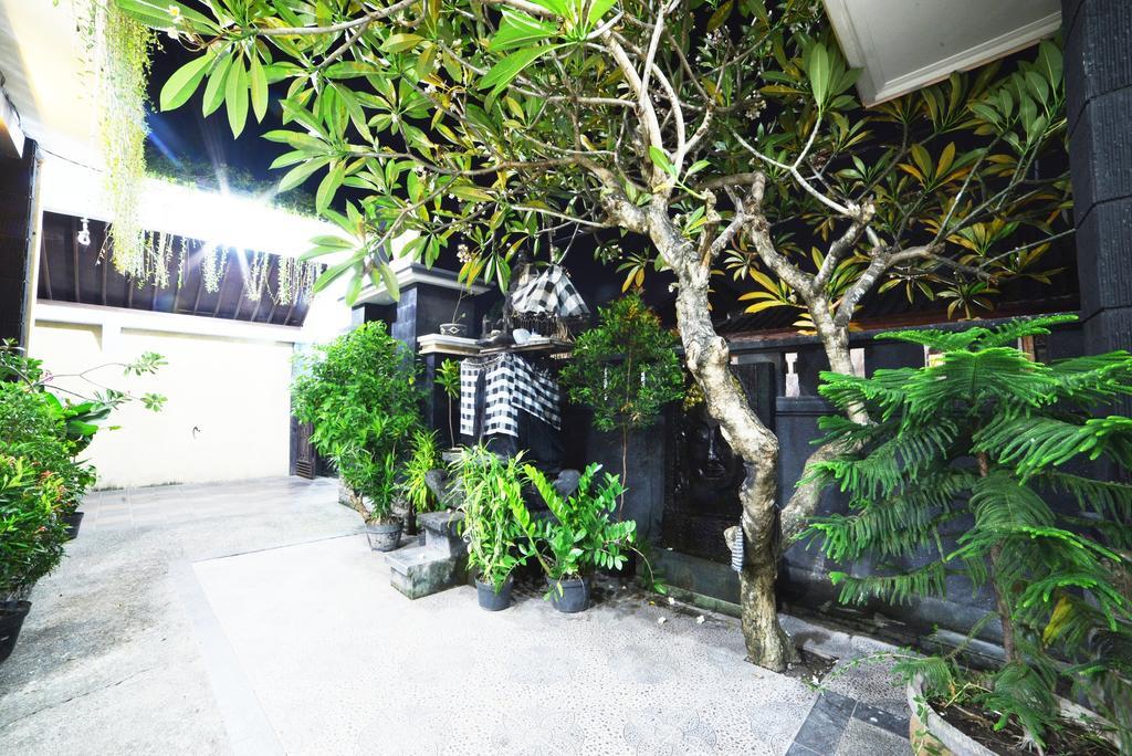Ganggas Homestay Jimbaran Exterior foto
